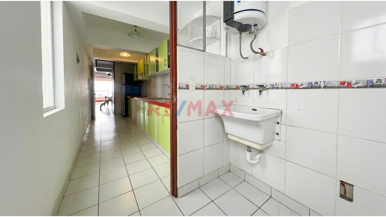Duplex En Venta Av. Sergio Bernales,  Distrito Surquillo - 12