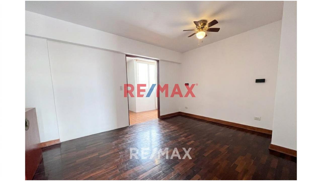 Duplex En Venta Av. Sergio Bernales,  Distrito Surquillo - 14