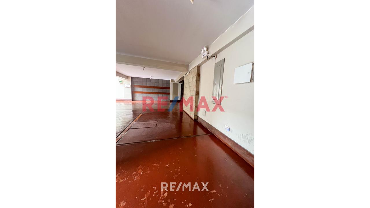 Duplex En Venta Av. Sergio Bernales,  Distrito Surquillo - 18