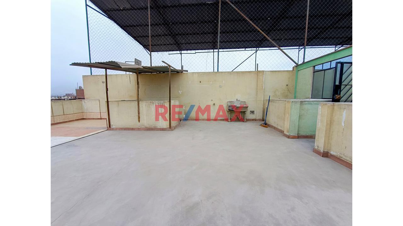 Casa de 9 dormitorios y 4 baños ubicado en Puente Piedra Casa de 9 dormitorios y 4 baños ubicado en Puente Piedra