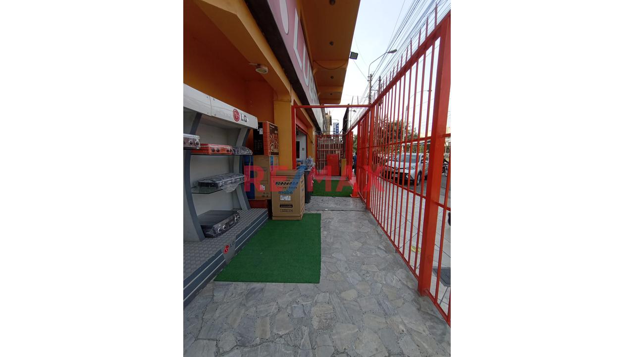 Alquiler De Local Comercial De 2 Písos - 380 M² En San Juan De Lurigancho - 3