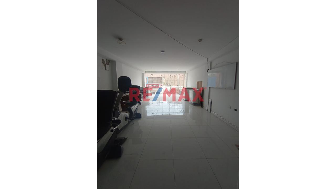 Alquiler De Local Comercial De 2 Písos - 380 M² En San Juan De Lurigancho - 11