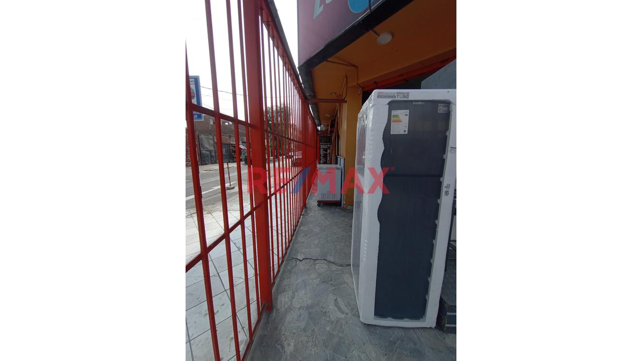 Alquiler De Local Comercial De 2 Písos - 380 M² En San Juan De Lurigancho - 2