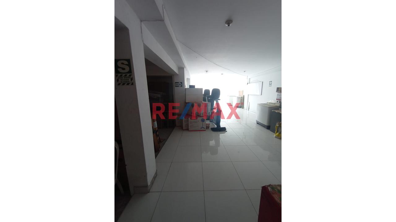 Alquiler De Local Comercial De 2 Písos - 380 M² En San Juan De Lurigancho - 9