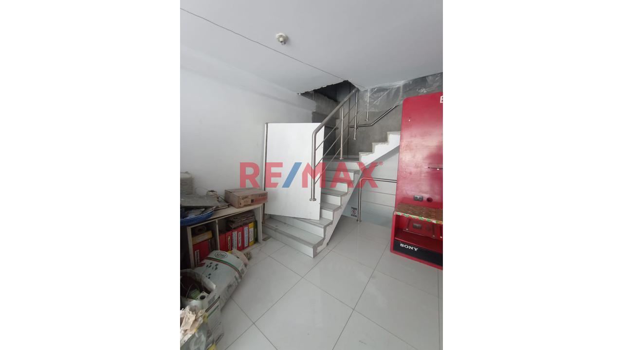 Alquiler De Local Comercial De 2 Písos - 380 M² En San Juan De Lurigancho - 10