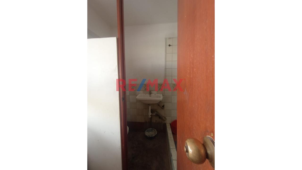 Alquiler De Local Comercial De 2 Písos - 380 M² En San Juan De Lurigancho - 13