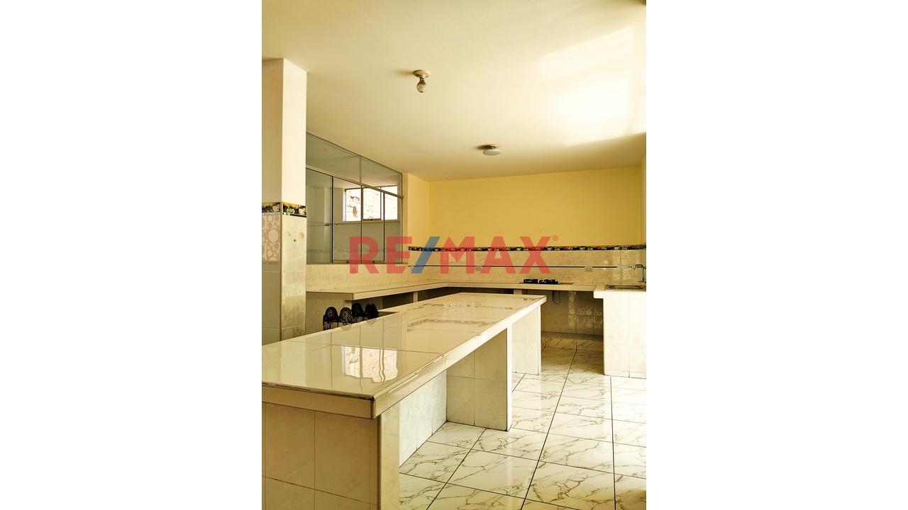 Venta De Casa En Residencial Los Paltos De San Antonio De Carapongo Lurigancho - 1