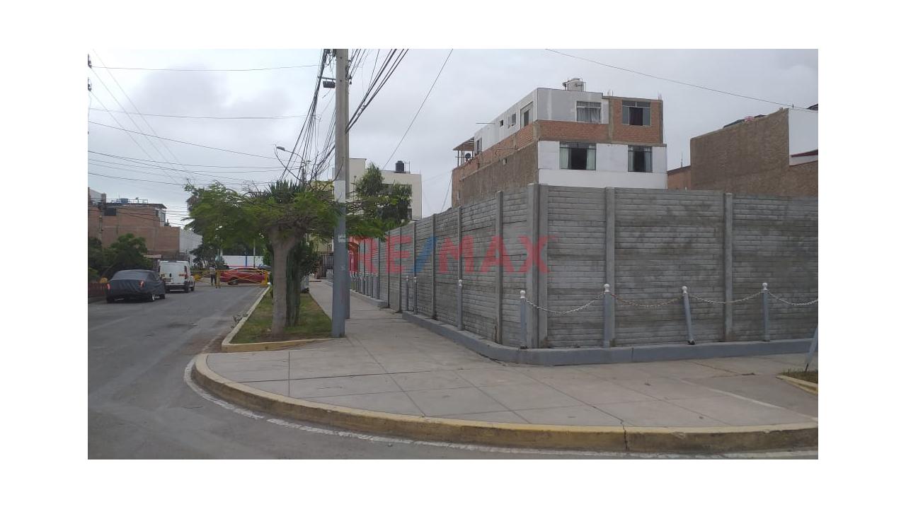 Vendo Terreno En Chorillos De 188 M2 En Urb. Cedros De Villa A $900 X M2 - 4