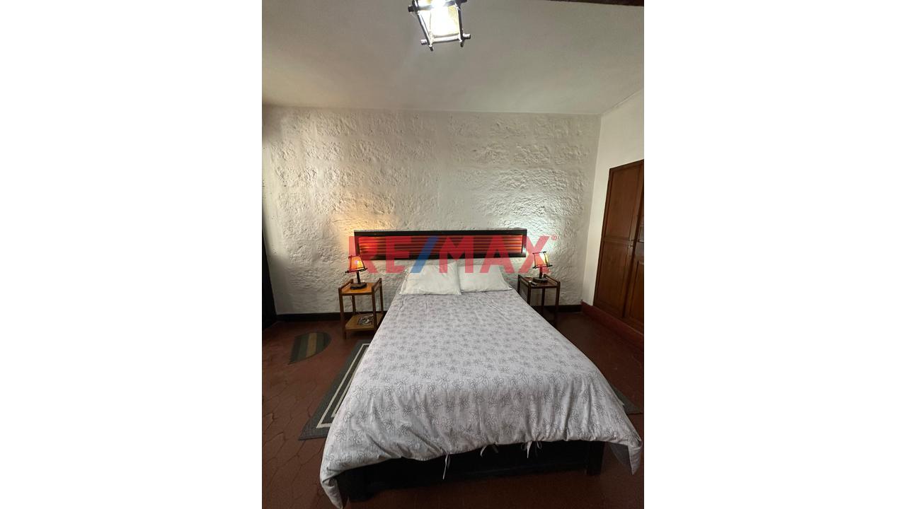Excelente Casona , Ubicada Enpleno Centro Historico - 2