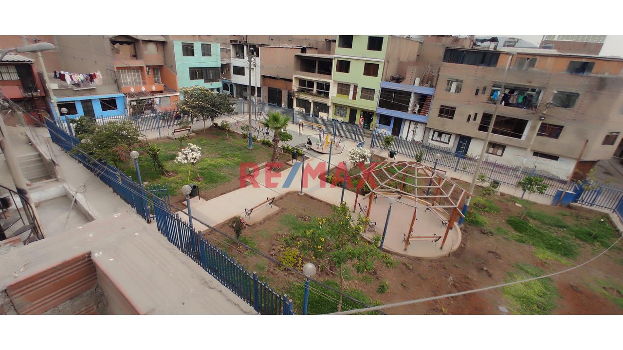 Venta De Casa De 2 Pisos Con Amplia Azotea, Frente A Parque Jazmines, En A.H. Bayovar Ampliacion, San Juan De Lurigancho, Por El Mercado La Union Av. Jose Carlos Mariategui, Cerca A La Estación Bayóva — foto 8