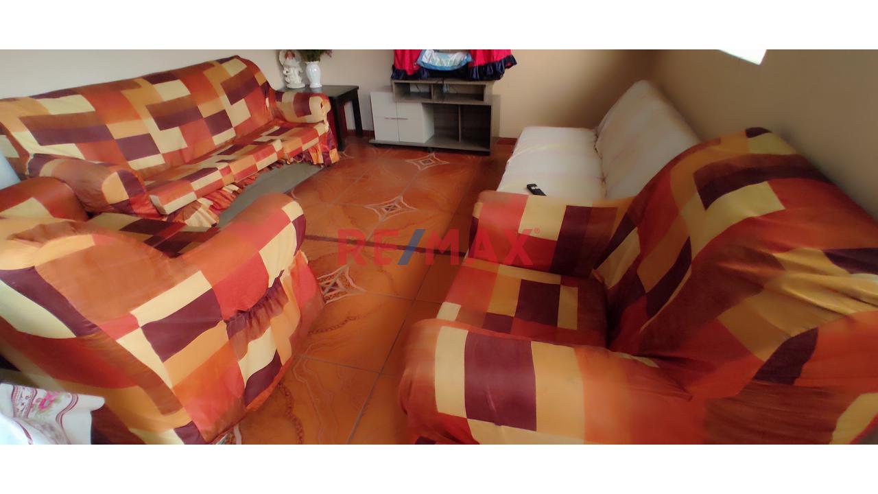 Venta De Casa De 2 Pisos Con Amplia Azotea, Frente A Parque Jazmines, En A.H. Bayovar Ampliacion, San Juan De Lurigancho, Por El Mercado La Union Av. Jose Carlos Mariategui, Cerca A La Estación Bayóva — foto 6