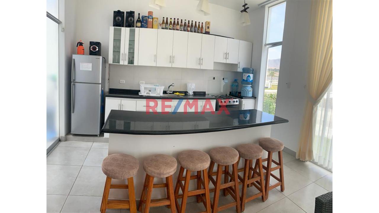 Casa en Venta ubicado en Urbanización Costa Palmeras Mejía Arequipa Perú Casa en Venta ubicado en Urbanización Costa Palmeras Mejía Arequipa Perú