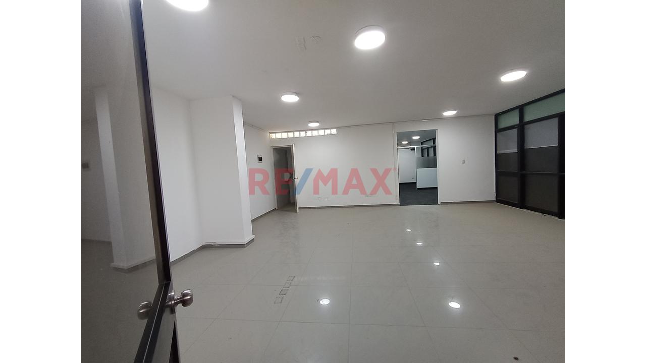 Alquiler De Oficina Para Negocios: 83 M2 304-306' - 10