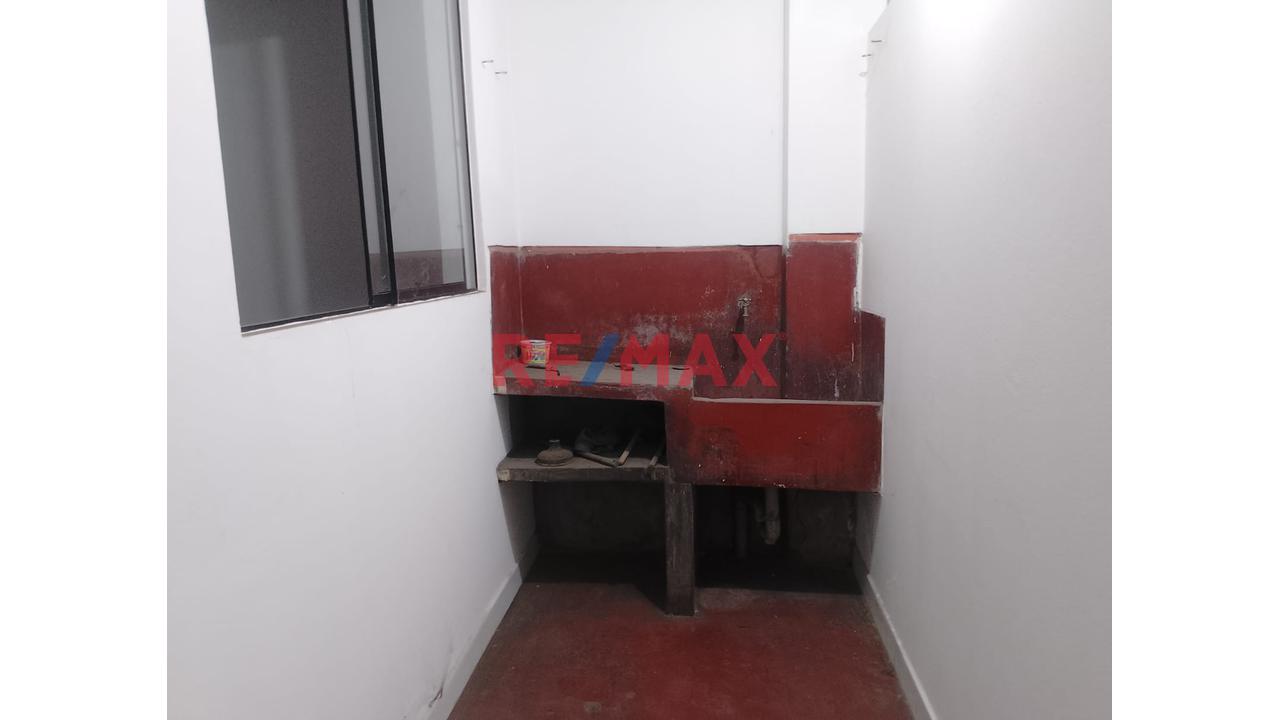Se Vende Casa En Av. Santa Rosa San Juan De Lurigancho — foto 14