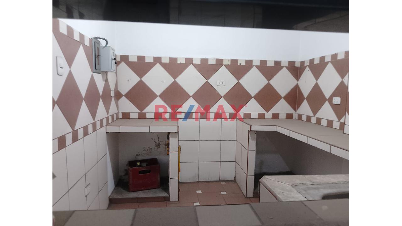 Se Vende Casa En Av. Santa Rosa San Juan De Lurigancho — foto 8