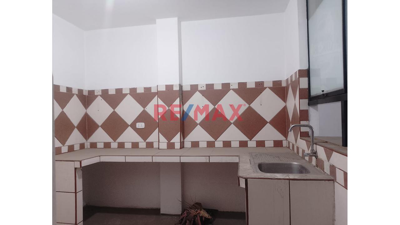 Se Vende Casa En Av. Santa Rosa San Juan De Lurigancho — foto 7