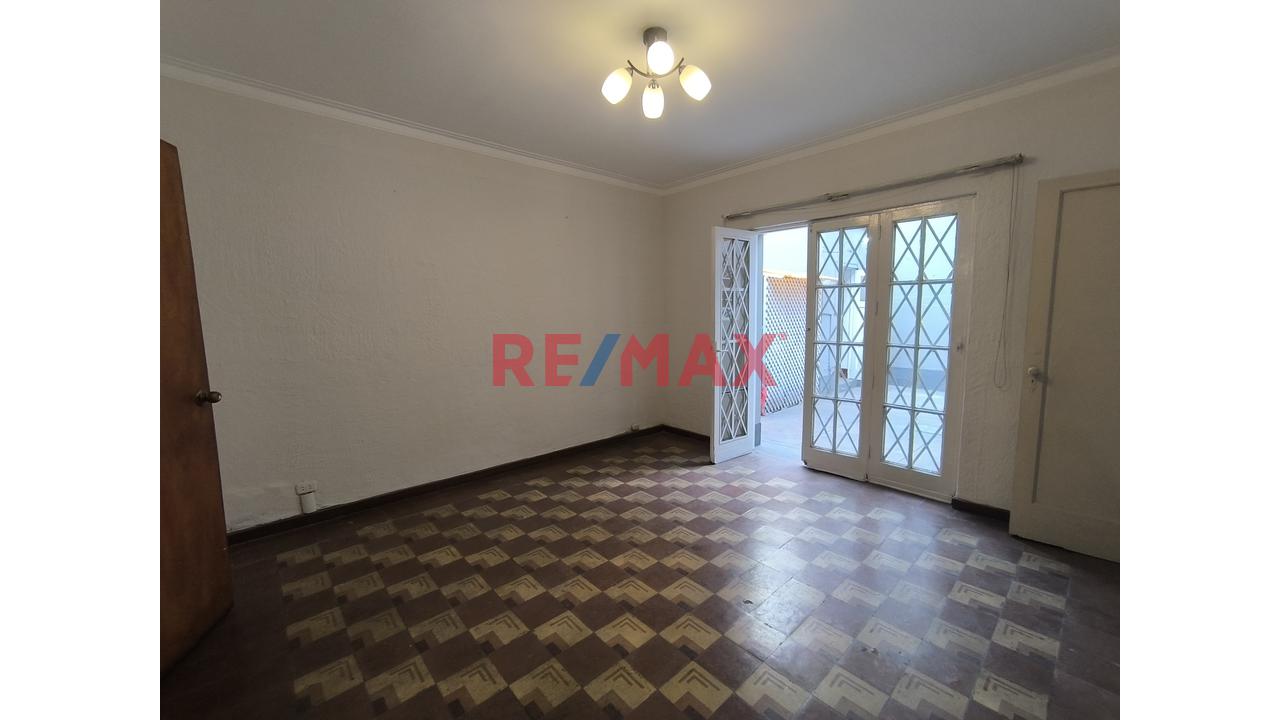 Alquiler De Local Comercial En Lince De 242M2 - 20