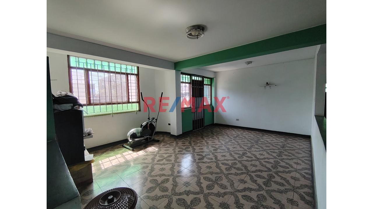 Se Vende Amplia Casa De 02 Pisos + Azotea Sector 01 Grupo 02 En Villa El Salvador — foto 3