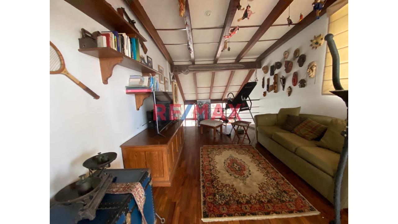 Venta De Encantador Duplex Mas Dos Estacionamientos En Calle Buenos Aires , Miraflores🏠 - 6