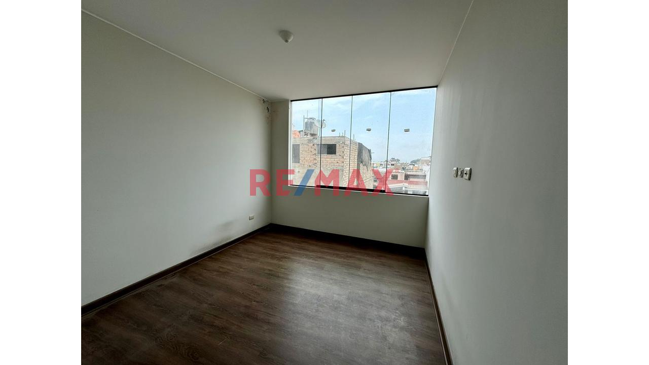 Venta De Triplex Desde El Segundo Piso Hacia Arriba , Con Excelente Ubicación A Una Cudra De Tinoco Con Camino Del Inca - 17