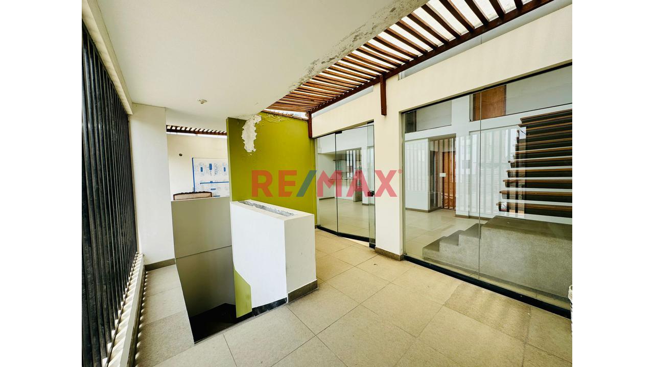 Venta De Triplex Desde El Segundo Piso Hacia Arriba , Con Excelente Ubicación A Una Cudra De Tinoco Con Camino Del Inca - 5
