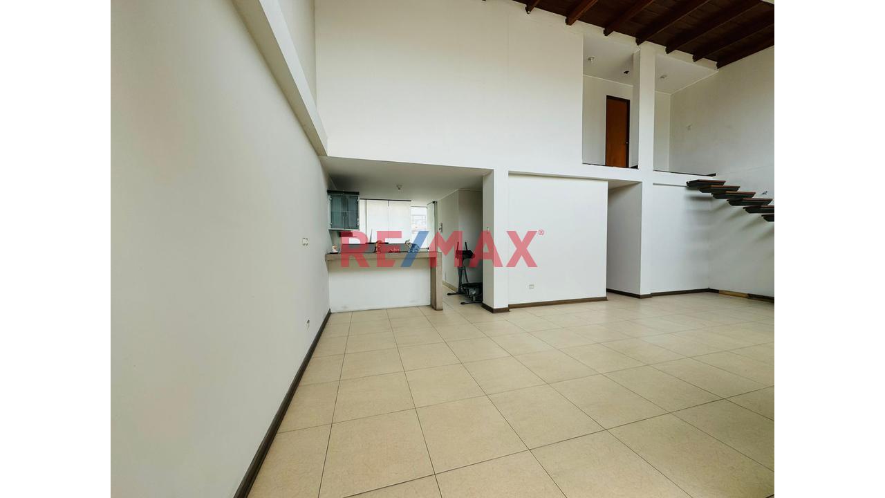 Venta De Triplex Desde El Segundo Piso Hacia Arriba , Con Excelente Ubicación A Una Cudra De Tinoco Con Camino Del Inca - 18