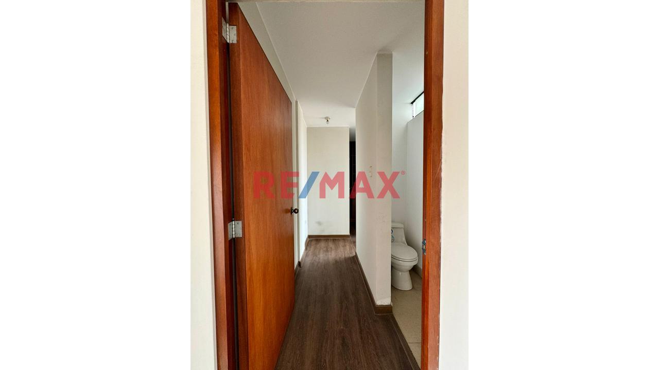Venta De Triplex Desde El Segundo Piso Hacia Arriba , Con Excelente Ubicación A Una Cudra De Tinoco Con Camino Del Inca - 10