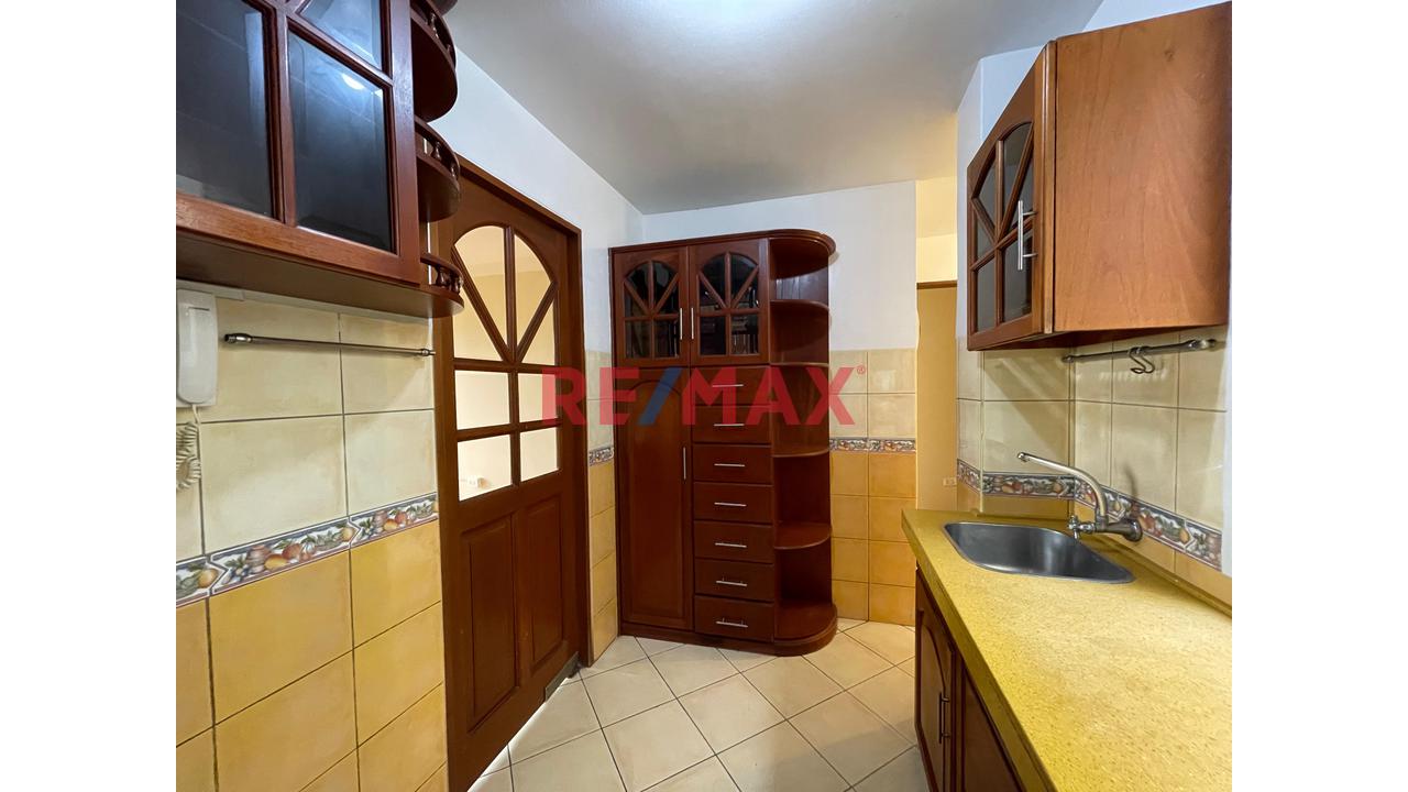 Departamento de 3 dormitorios y 2 baños ubicado en La Molina Departamento de 3 dormitorios y 2 baños ubicado en La Molina