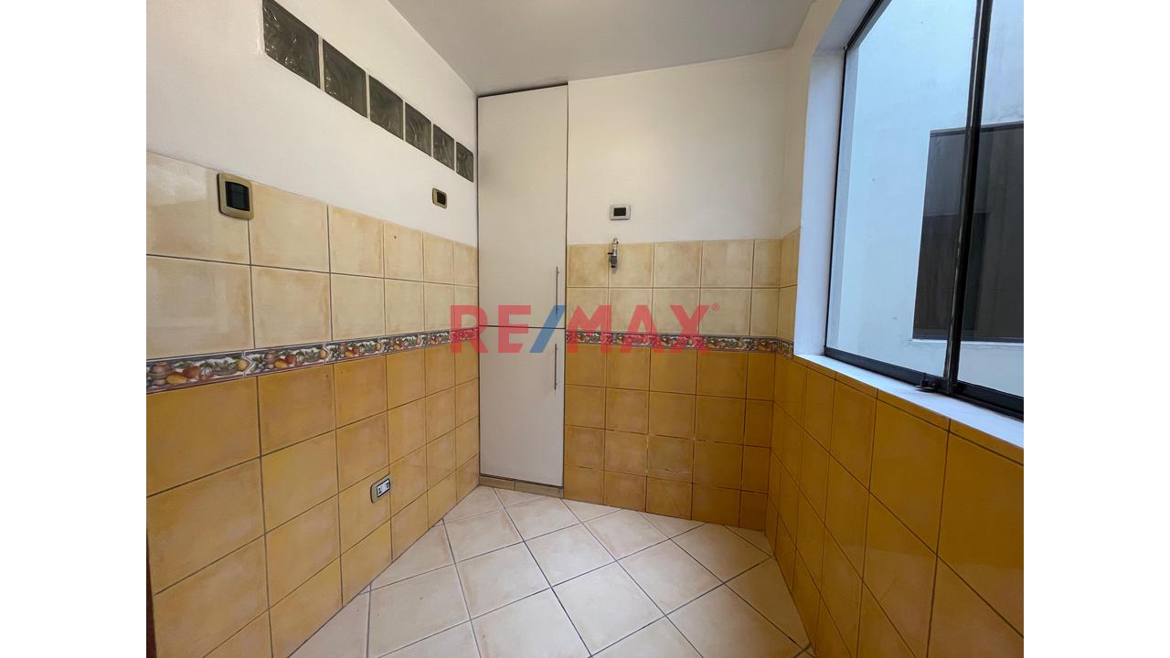 Departamento en Venta de 3 dormitorios ubicado en La Molina Departamento en Venta de 3 dormitorios ubicado en La Molina