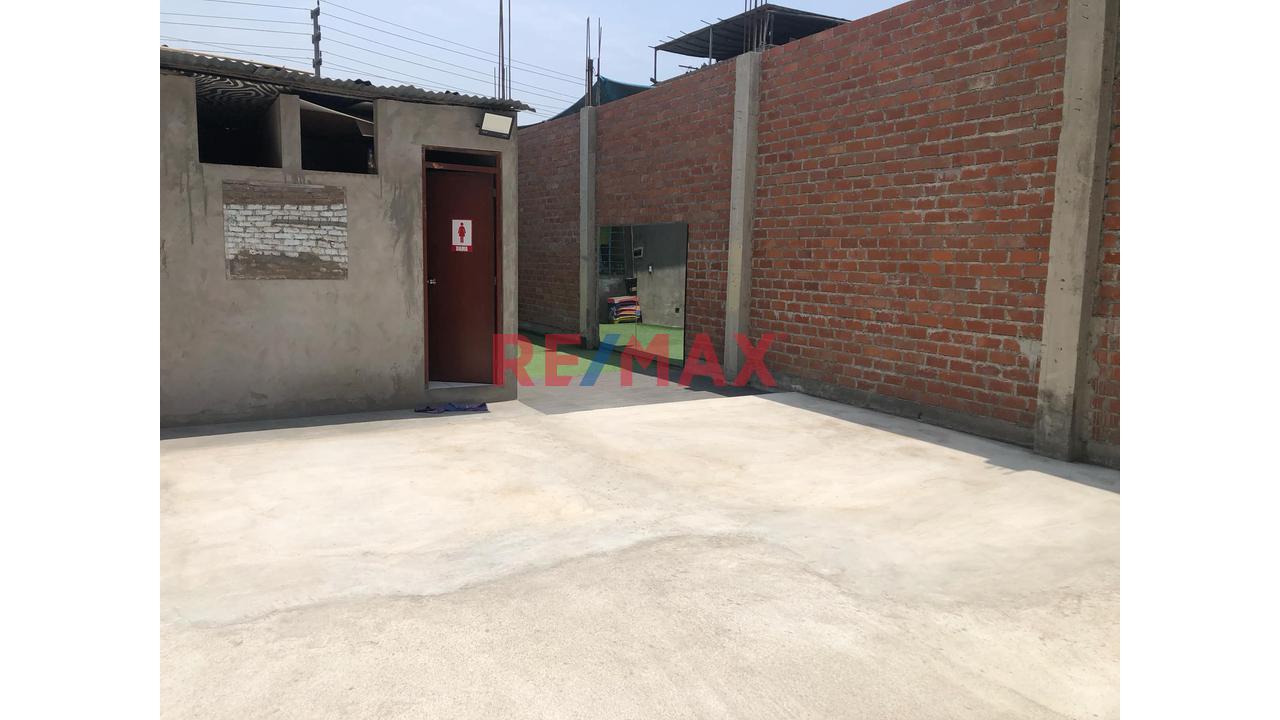 Venta De Local En La Av. Wiesse Paradero 7 De Mariscal Caceres En Sjl - 21