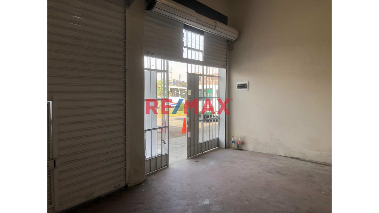 Venta De Local En La Av. Wiesse Paradero 7  De Mariscal Caceres En Sjl — foto 9