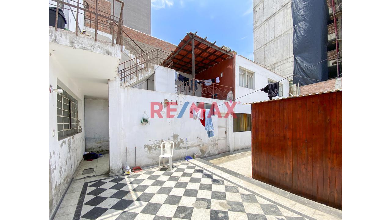 Inversion : Casa Chorrillos Con 8 Habitaciones Para Alquilar — foto 2