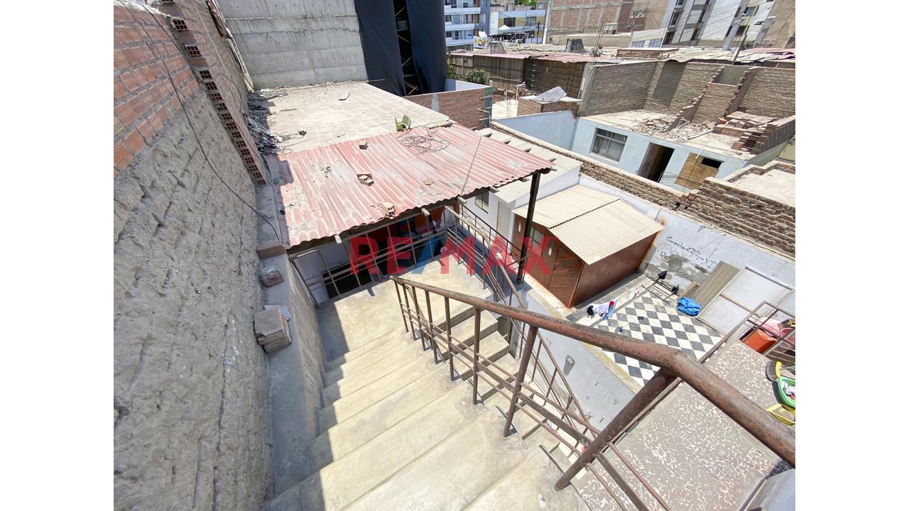Inversion : Casa Chorrillos Con 8 Habitaciones Para Alquilar — foto 14