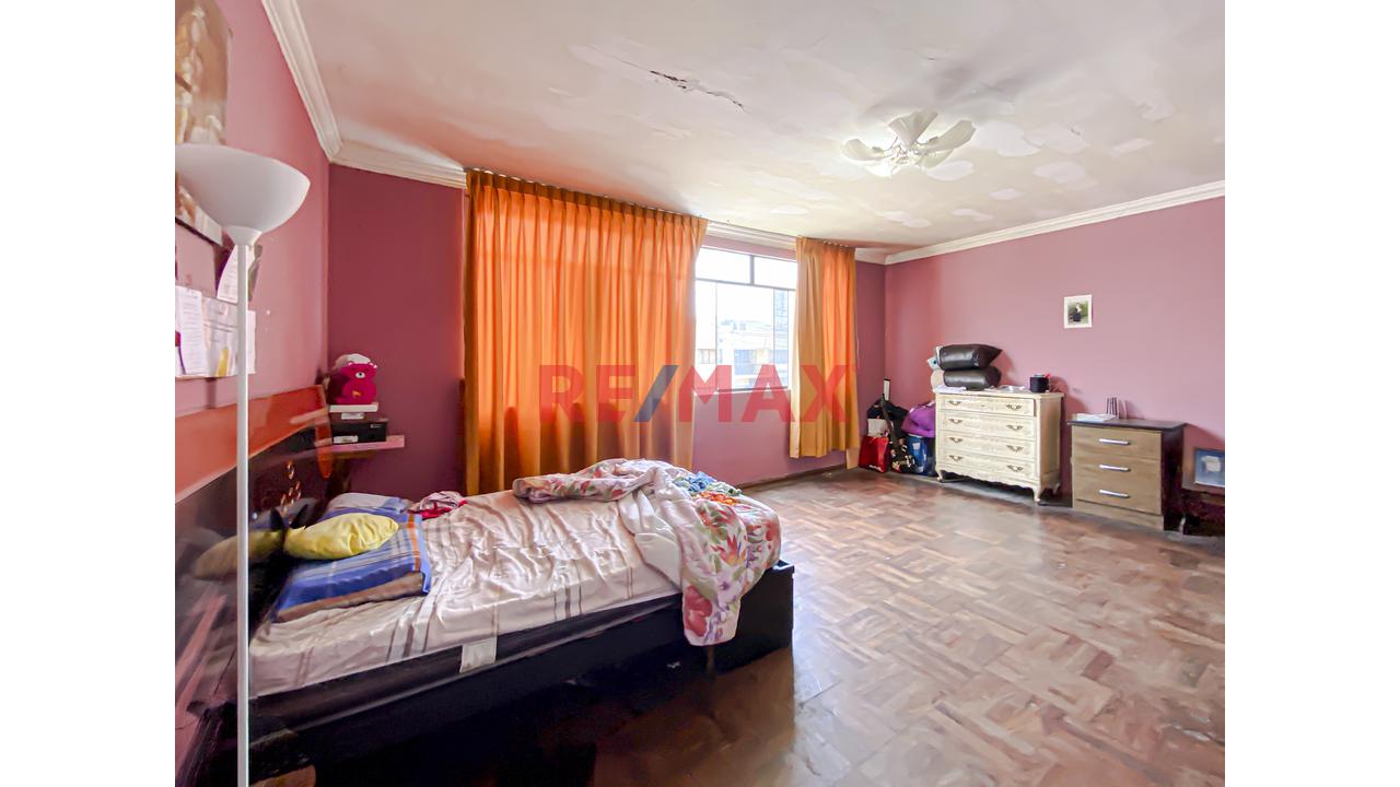 Inversion : Casa Chorrillos Con 8 Habitaciones Para Alquilar — foto 11