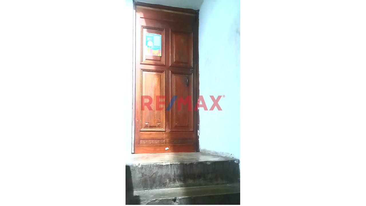 Se Vende Local Comercial En Cuadra 18 De Av Parinacochas, La Victoria. - 6