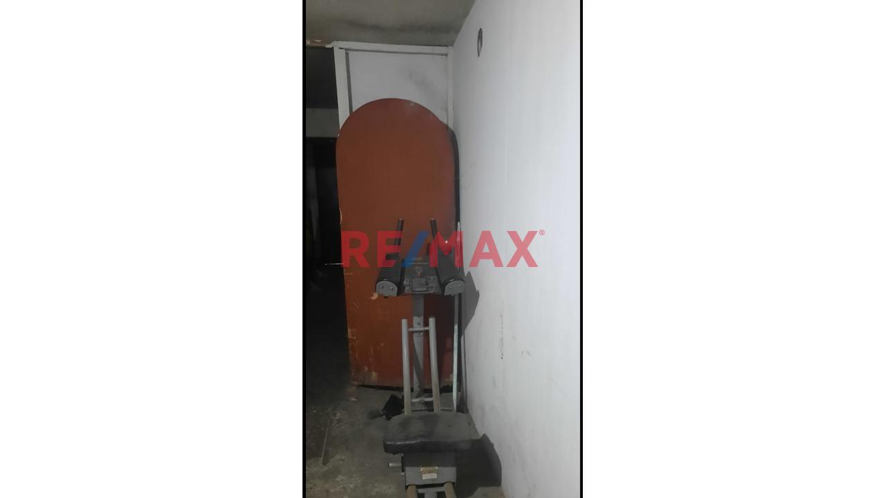 Se Vende Local Comercial En Cuadra 18 De Av Parinacochas, La Victoria. - 14