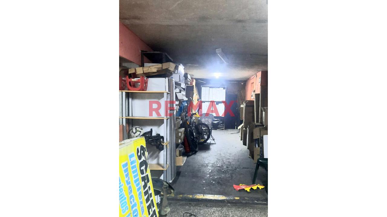 Se Vende Local Comercial En Cuadra 18 De Av Parinacochas, La Victoria. - 7