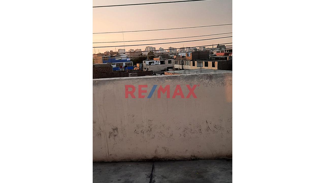 Se Vende Local Comercial En Cuadra 18 De Av Parinacochas, La Victoria. - 4
