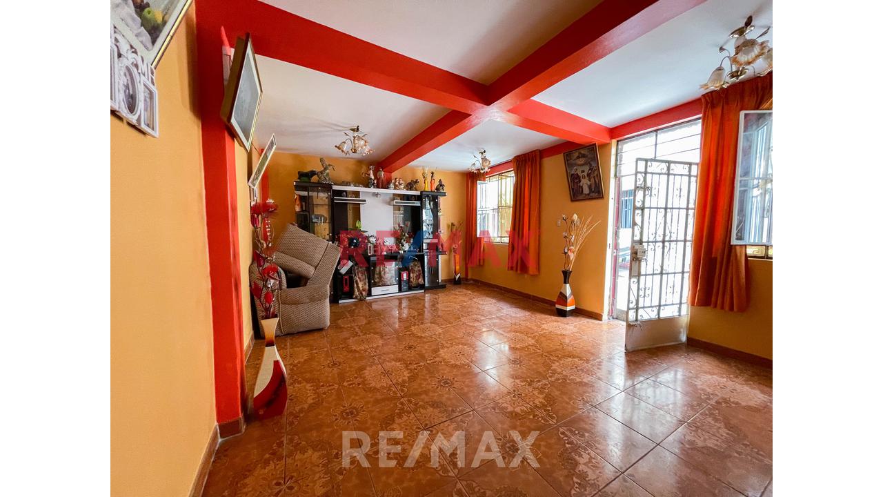 ¡Casa En Venta En Puente Piedra! 🏠✨ - 2