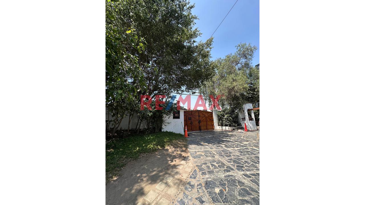 Se Vende Casa / Terreno Grande De 3236.76 Mt En Av El Derby Surco Para Vivienda, Proyecto O Inversion — foto 8