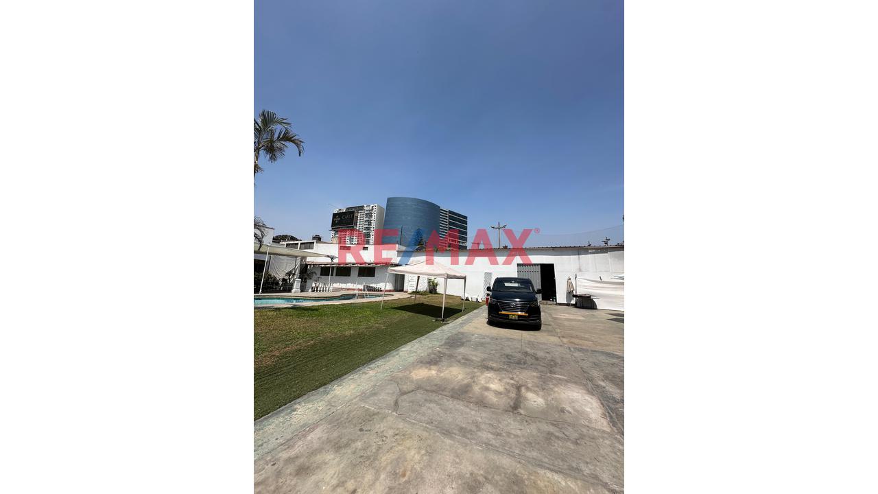 Se Vende Casa / Terreno Grande De 3236.76 Mt En Av El Derby Surco Para Vivienda, Proyecto O Inversion — foto 14