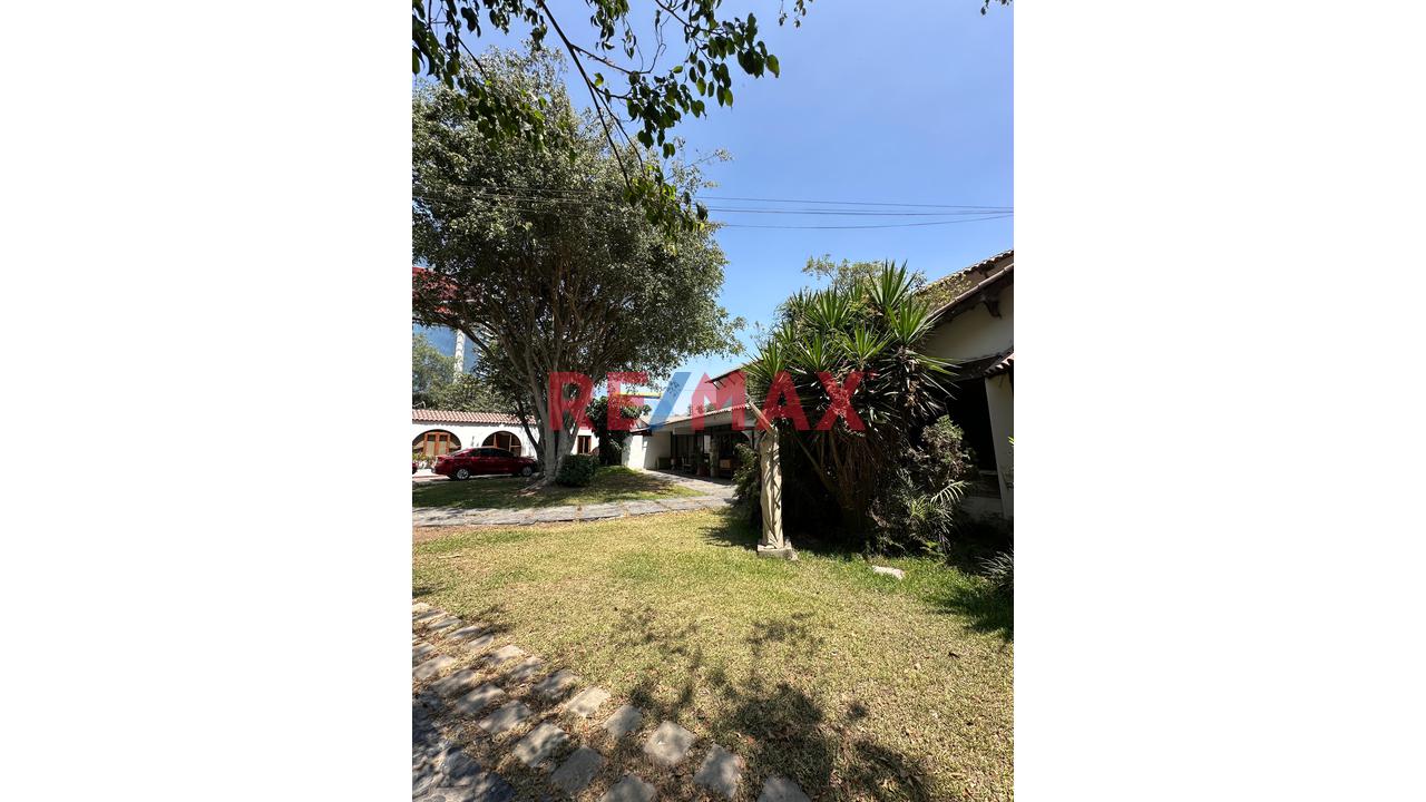 Se Vende Casa / Terreno Grande De 3236.76 Mt En Av El Derby Surco Para Vivienda, Proyecto O Inversion — foto 3