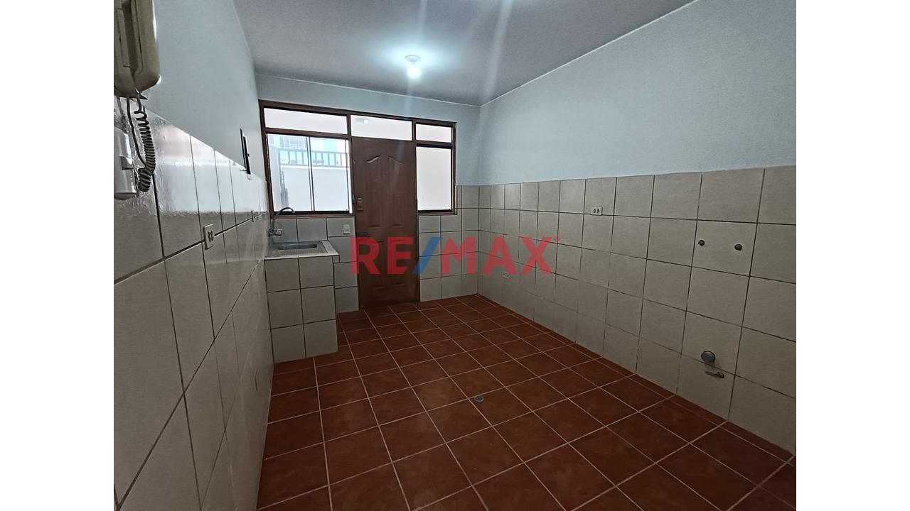 Alquiler De Departamento En Pueblo Libre ( Alt. De Cuadra 18 Av. Manuel Cipriano Dulanto -Ex La Mar). Ideal Para Vivienda Y/O Oficina Administrativa/ — foto 4