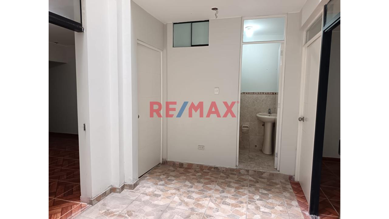 Alquiler De Departamento En Pueblo Libre ( Alt. De Cuadra 18 Av. Manuel Cipriano Dulanto -Ex La Mar). Ideal Para Vivienda Y/O Oficina Administrativa/ — foto 10