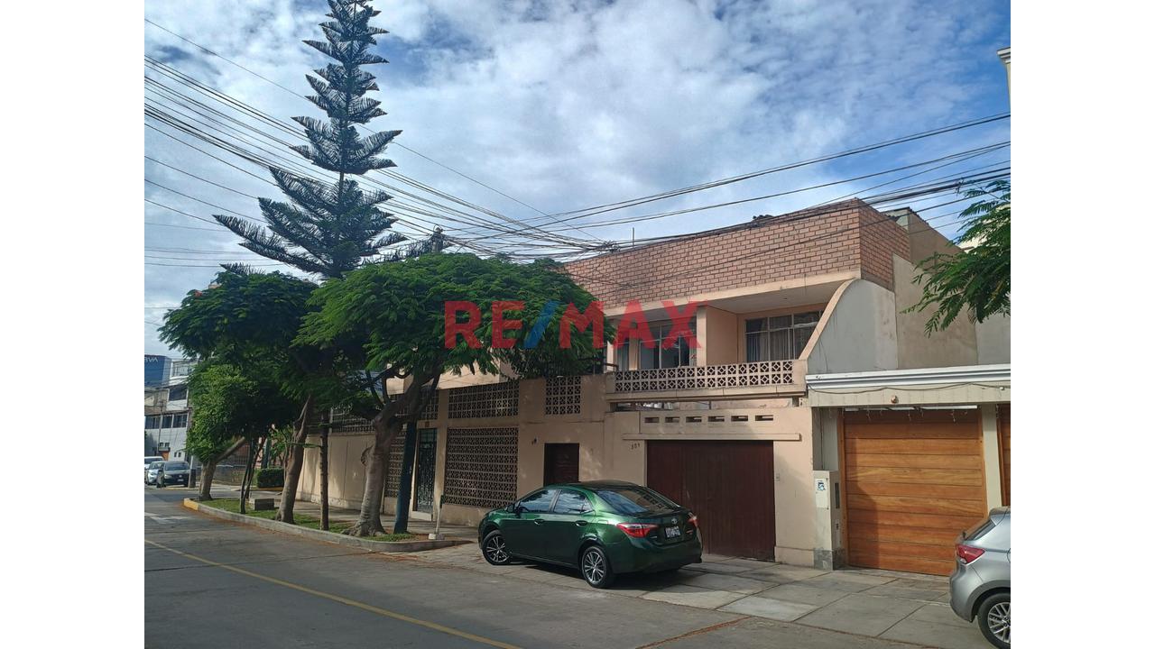 Venta De Casa Como Terreno En Corpac San Isidro - 4