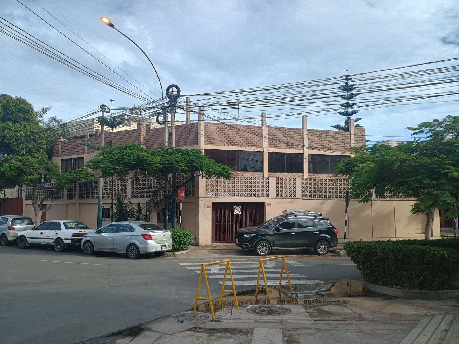 Venta De Casa Como Terreno En Corpac San Isidro - 1