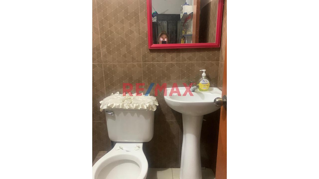 Se Vende Amplia Casa De 3 Pisos En San Juan De Lurigancho — foto 5
