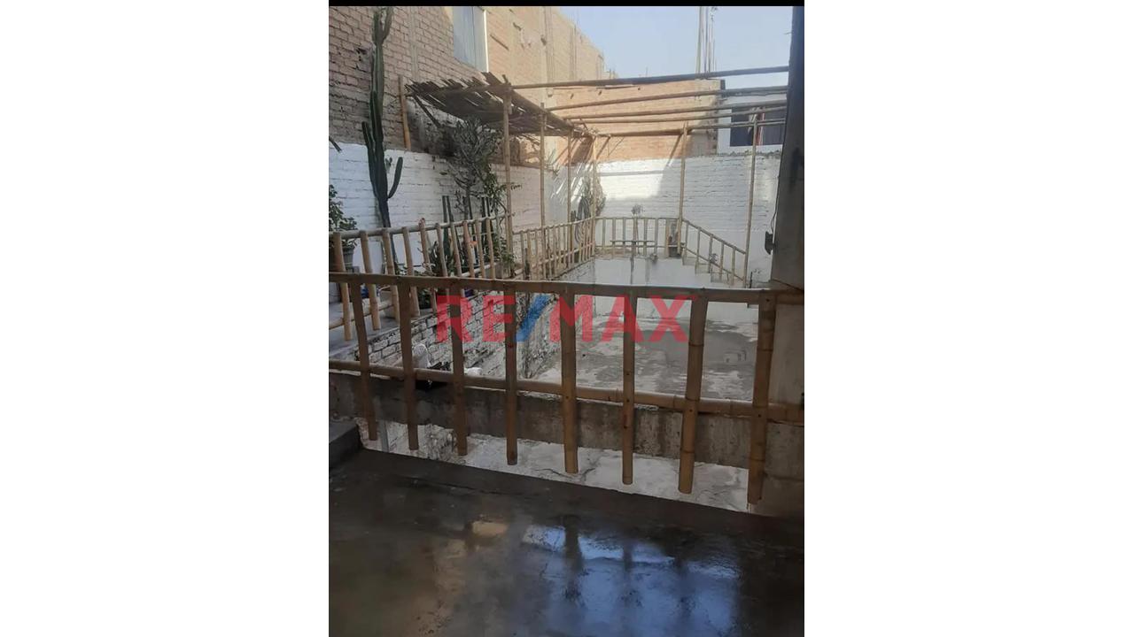 Se Vende Amplia Casa De 3 Pisos En San Juan De Lurigancho — foto 7