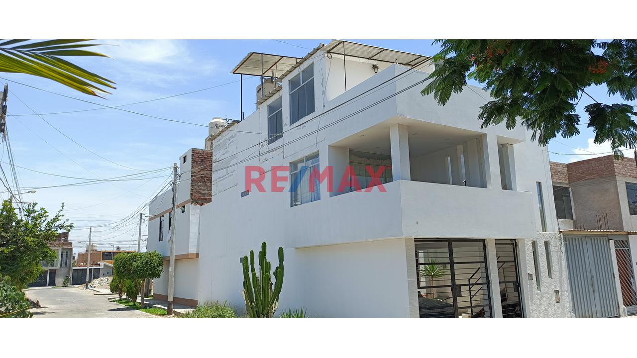 🔑 ¡Gran Oportunidad De Inversión En Ica! Casa De 3 Pisos En Urbanización Las Palmeras - 5