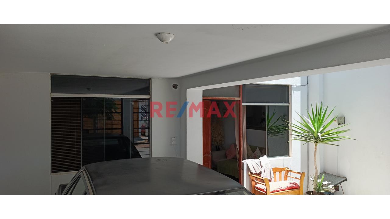 🔑 ¡Gran Oportunidad De Inversión En Ica! Casa De 3 Pisos En Urbanización Las Palmeras - 7
